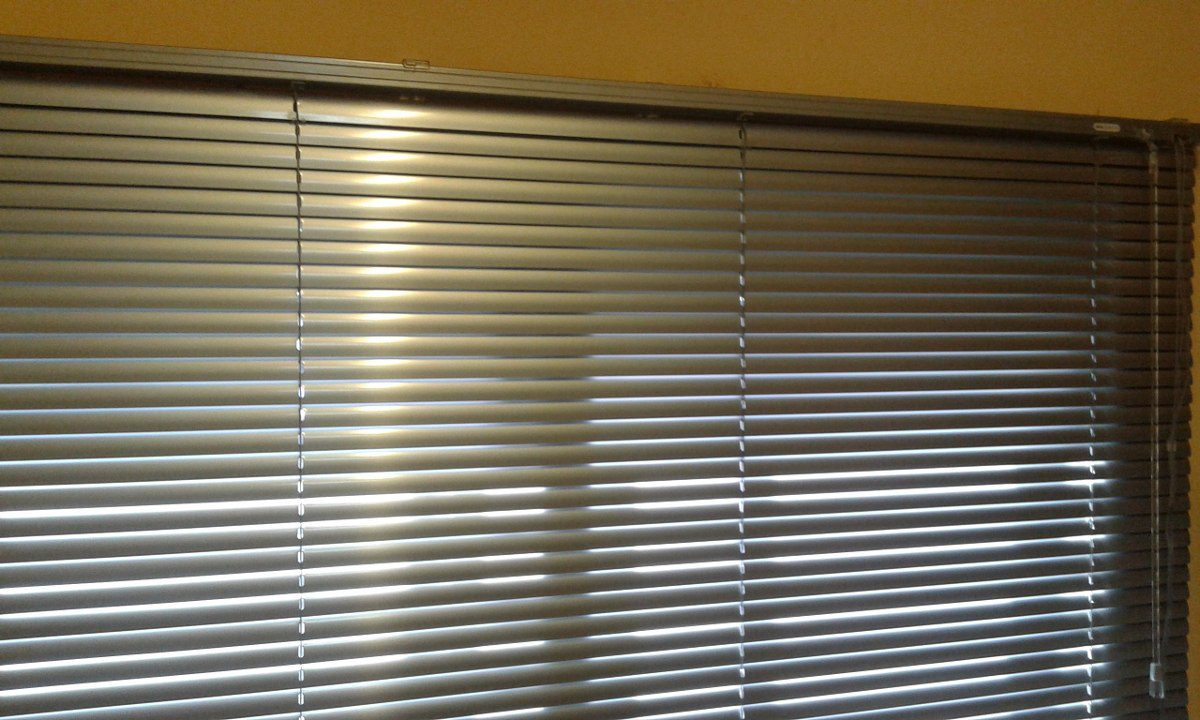 Consejos para Cuidar y Mantener las Cortinas